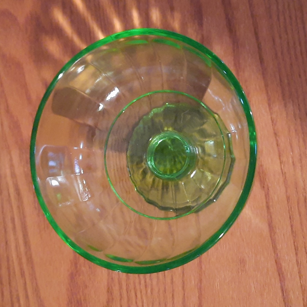 Small green dish - Picture 2 of 4